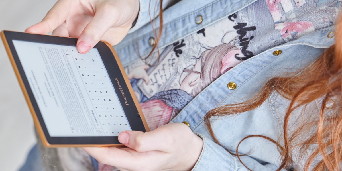 Badania Harvardu: czytniki bezpieczniejsze dla oczu niż smartfony i tablety